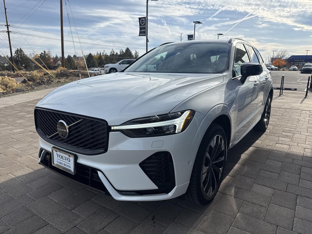 2026 Volvo XC60 Plug-In Hybrid T8 Plus Bend OR