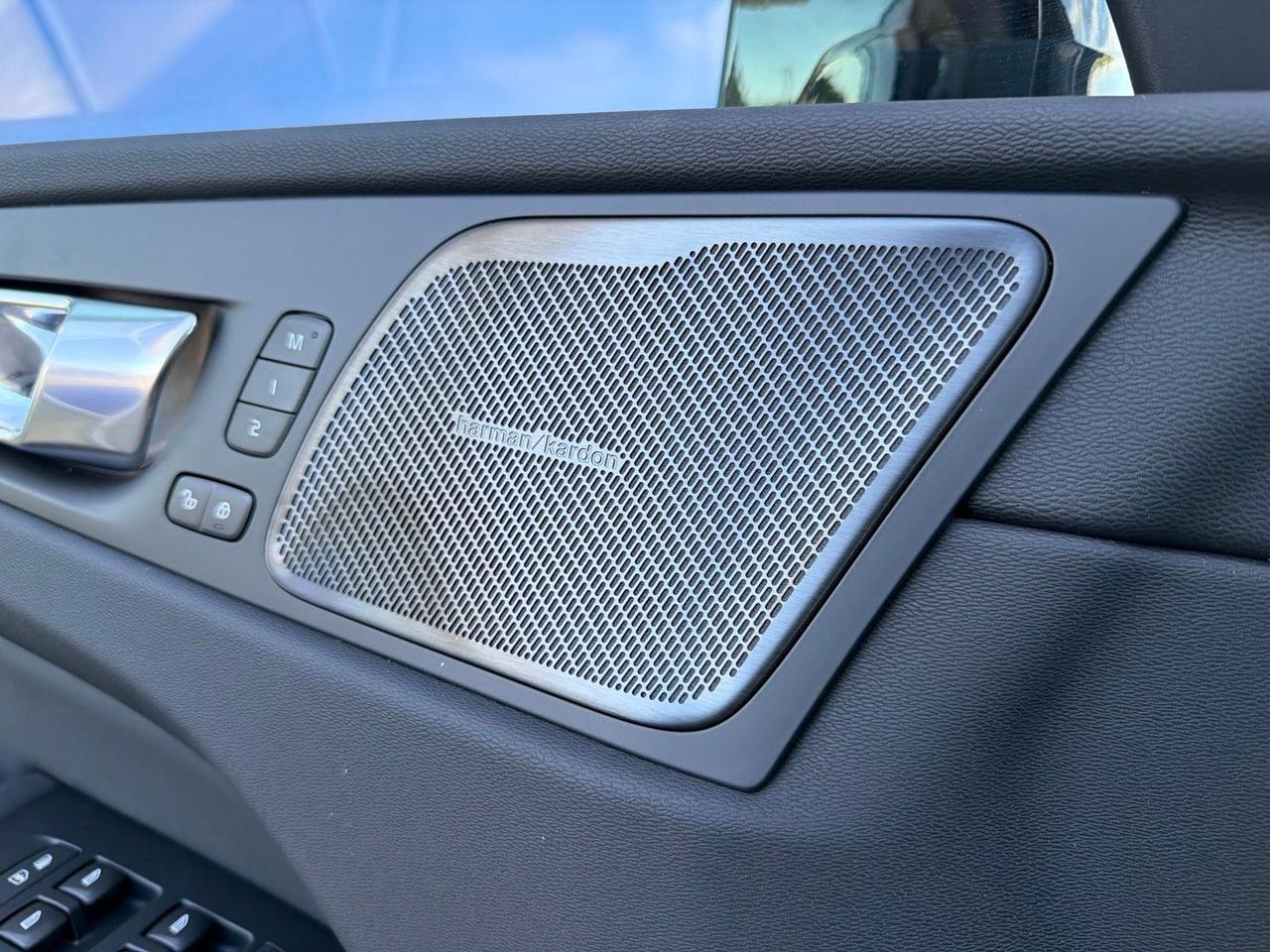 2026 Volvo XC60 Plug-In Hybrid T8 Plus Bend OR