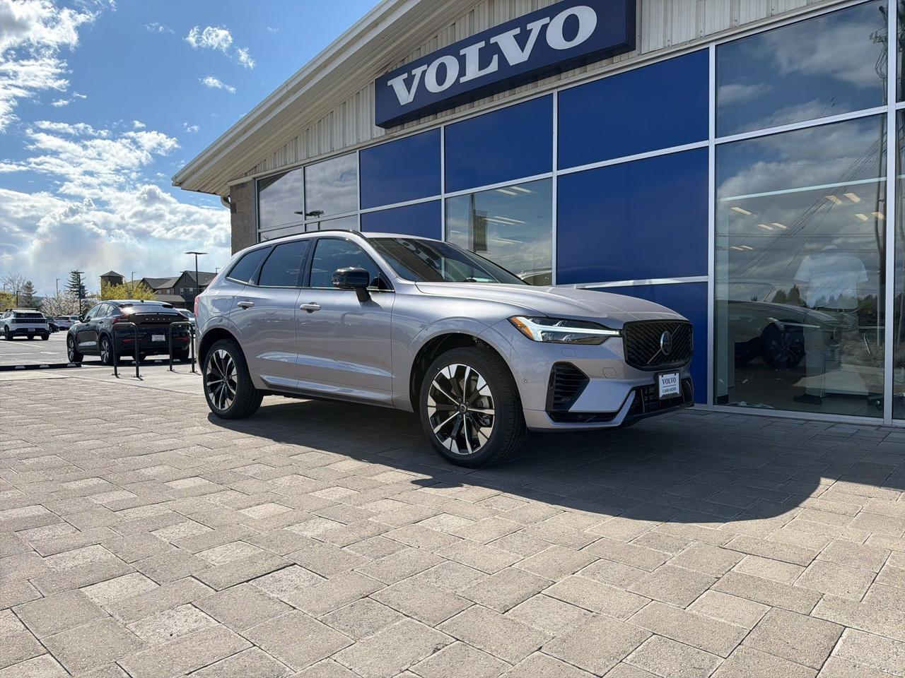 2026 Volvo XC60 Plug-In Hybrid T8 Plus