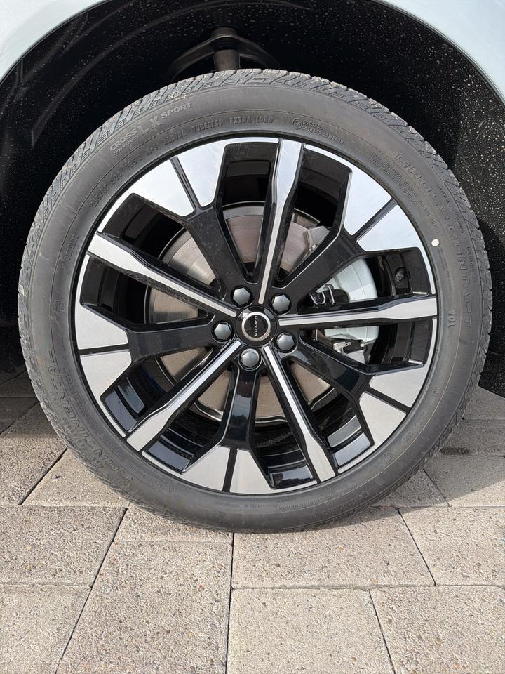 2026 Volvo XC60 Plug-In Hybrid T8 Plus Bend OR