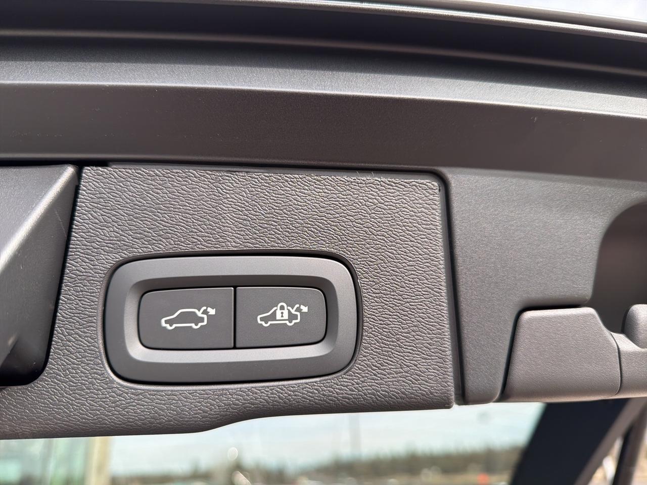 2026 Volvo XC60 Plug-In Hybrid T8 Plus Bend OR