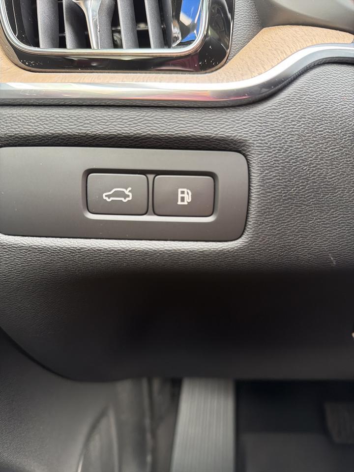 2026 Volvo XC60 Plug-In Hybrid T8 Plus Bend OR