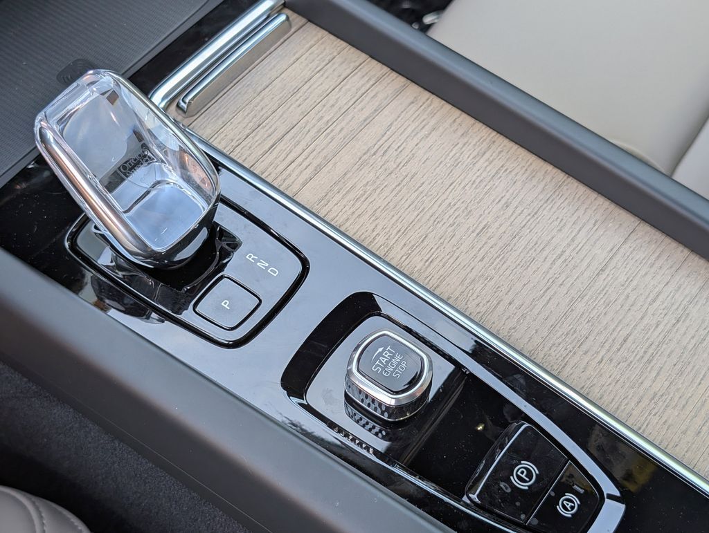 2026 Volvo XC60 Plug-In Hybrid T8 Plus Hunt Valley MD