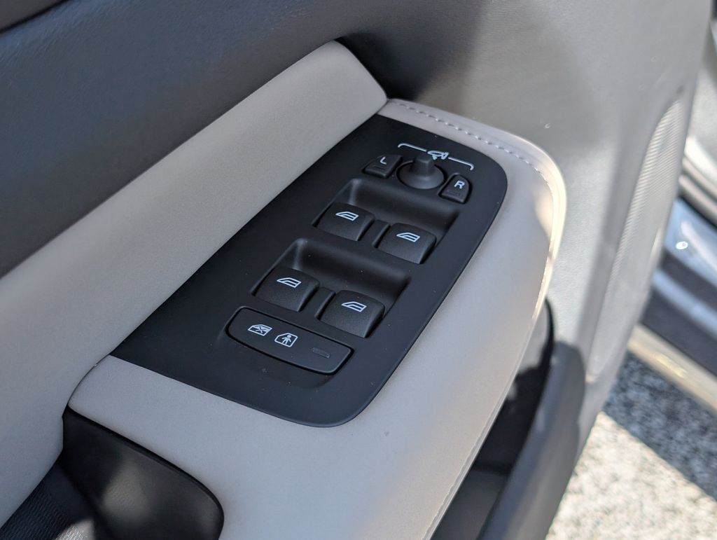 2026 Volvo XC60 Plug-In Hybrid T8 Plus Hunt Valley MD