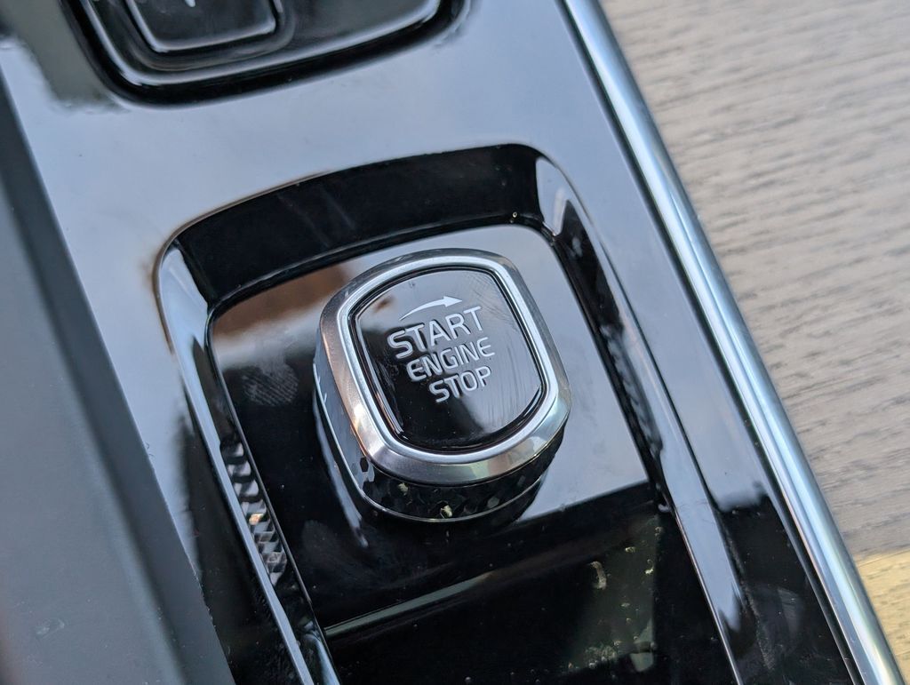 2026 Volvo XC60 Plug-In Hybrid T8 Plus Hunt Valley MD