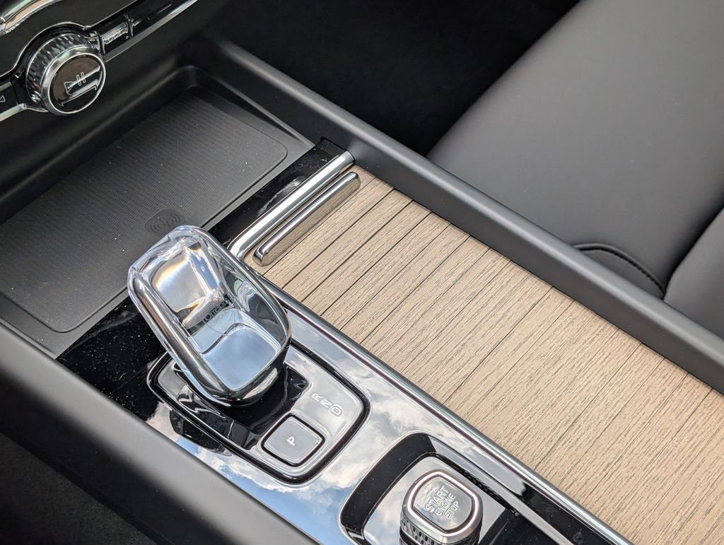 2026 Volvo XC60 Plug-In Hybrid T8 Plus Hunt Valley MD