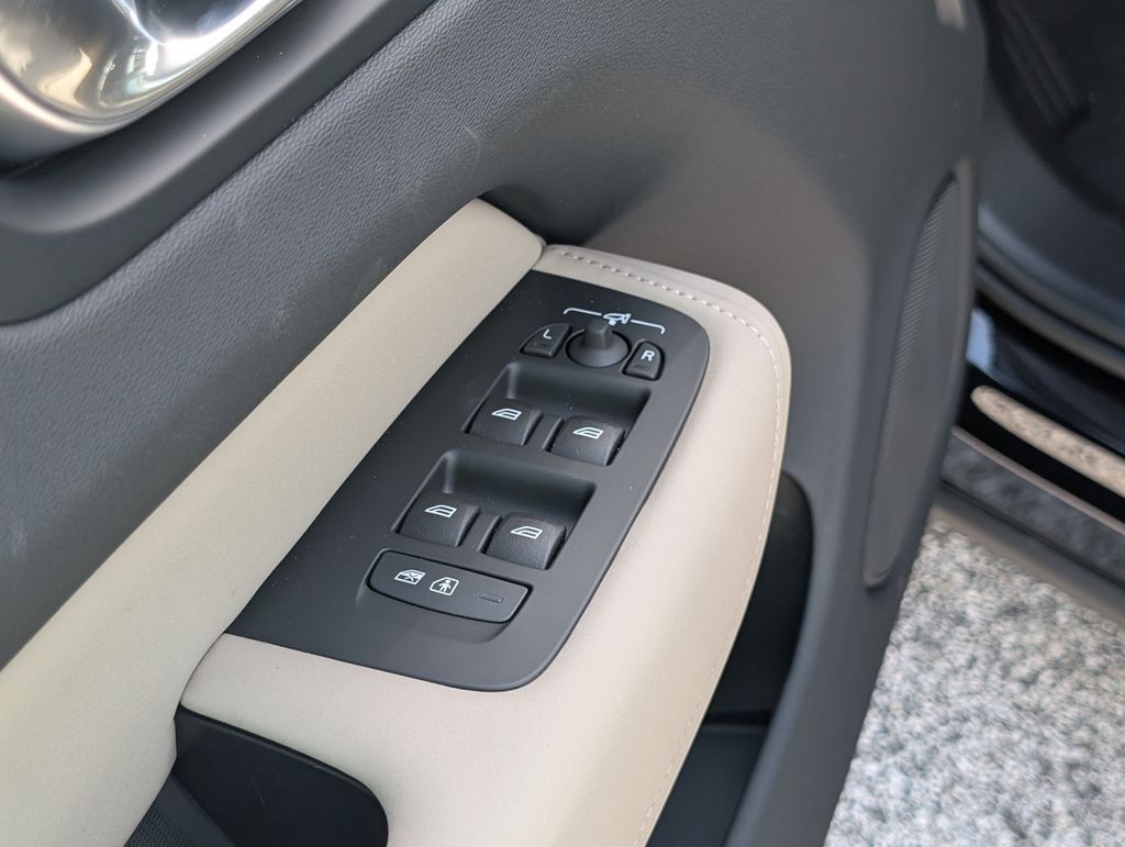 2026 Volvo XC60 Plug-In Hybrid T8 Plus Hunt Valley MD