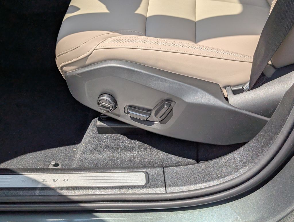 2026 Volvo XC60 Plug-In Hybrid T8 Plus Hunt Valley MD