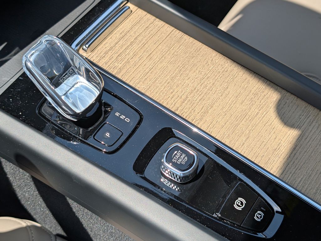2026 Volvo XC60 Plug-In Hybrid T8 Plus Hunt Valley MD