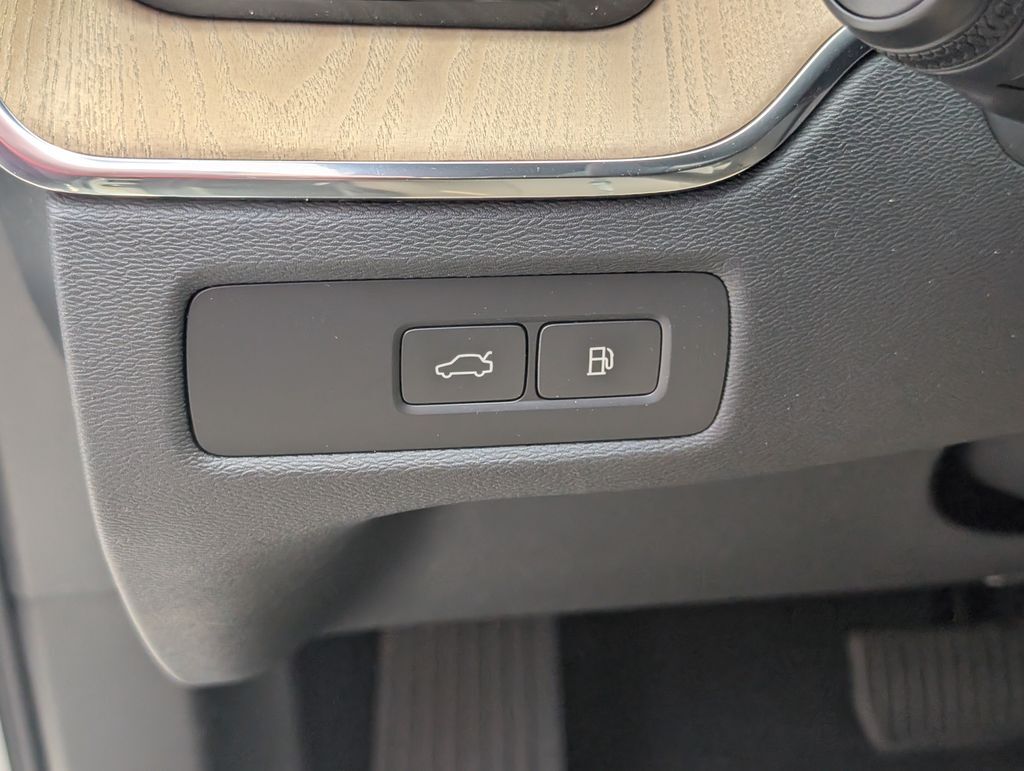 2026 Volvo XC60 Plug-In Hybrid T8 Plus Hunt Valley MD