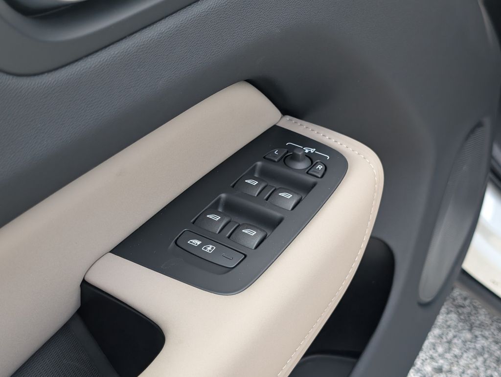 2026 Volvo XC60 Plug-In Hybrid T8 Plus Hunt Valley MD