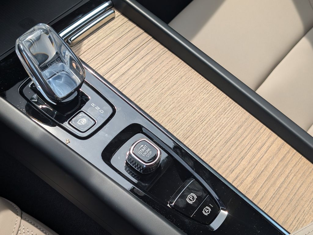2026 Volvo XC60 Plug-In Hybrid T8 Plus Hunt Valley MD