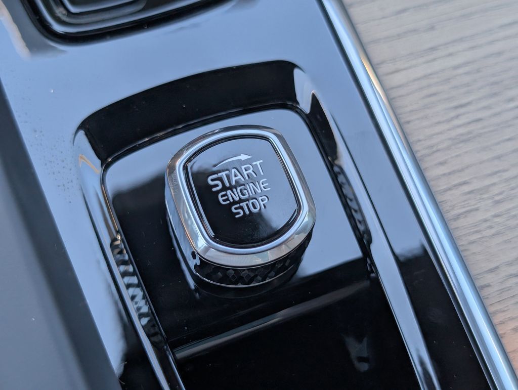 2026 Volvo XC60 Plug-In Hybrid T8 Plus Hunt Valley MD