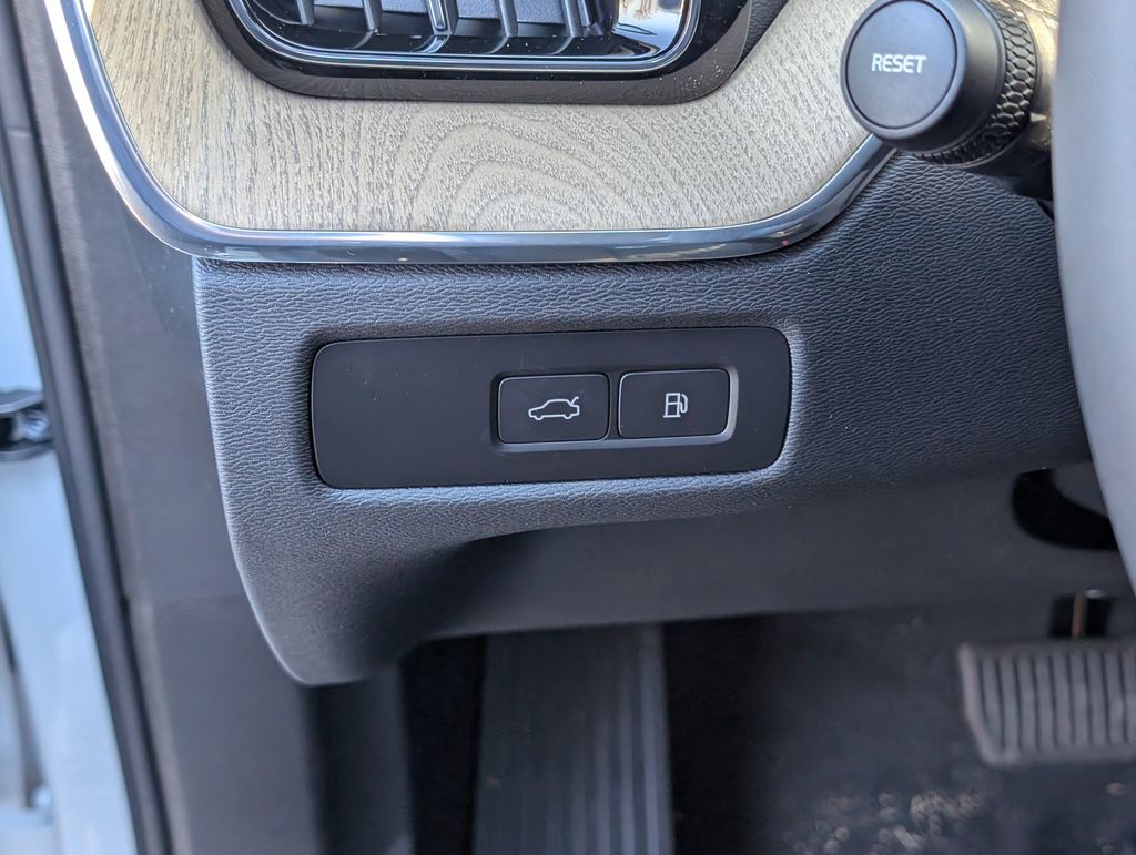 2026 Volvo XC60 Plug-In Hybrid T8 Plus Hunt Valley MD