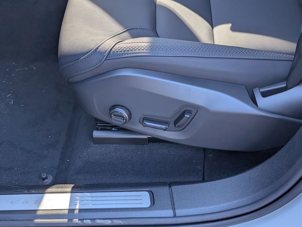 2026 Volvo XC60 Plug-In Hybrid T8 Plus Hunt Valley MD