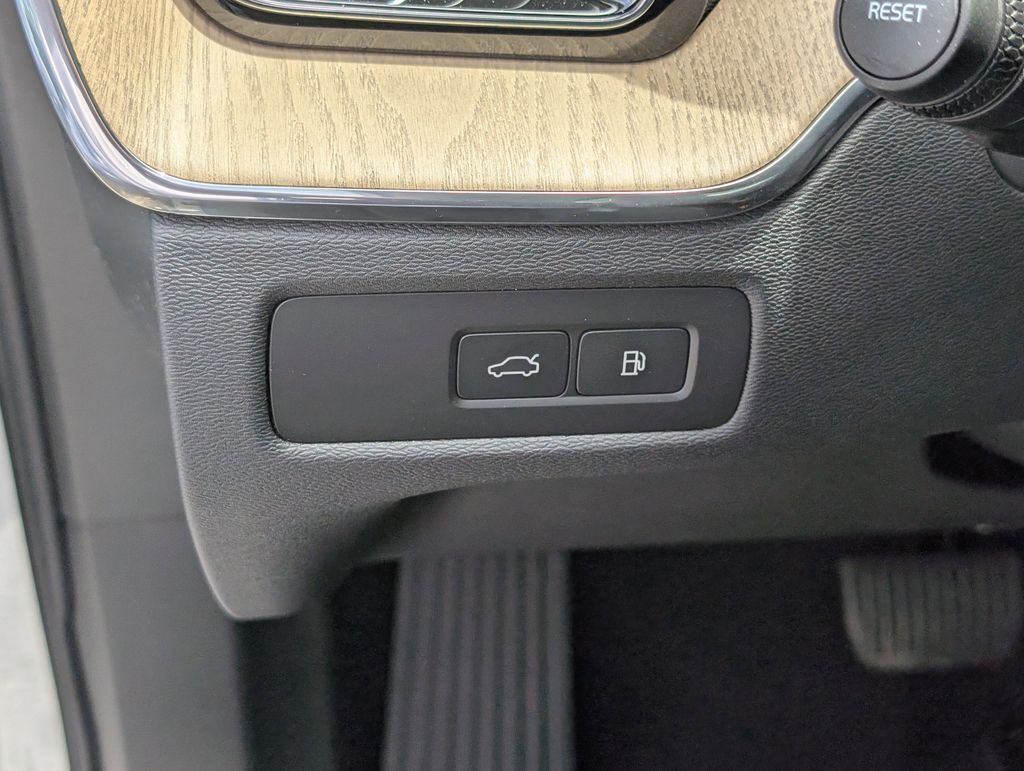 2026 Volvo XC60 Plug-In Hybrid T8 Plus Hunt Valley MD