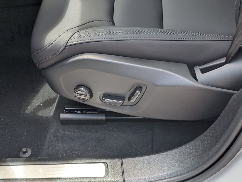 2026 Volvo XC60 Plug-In Hybrid T8 Plus Hunt Valley MD