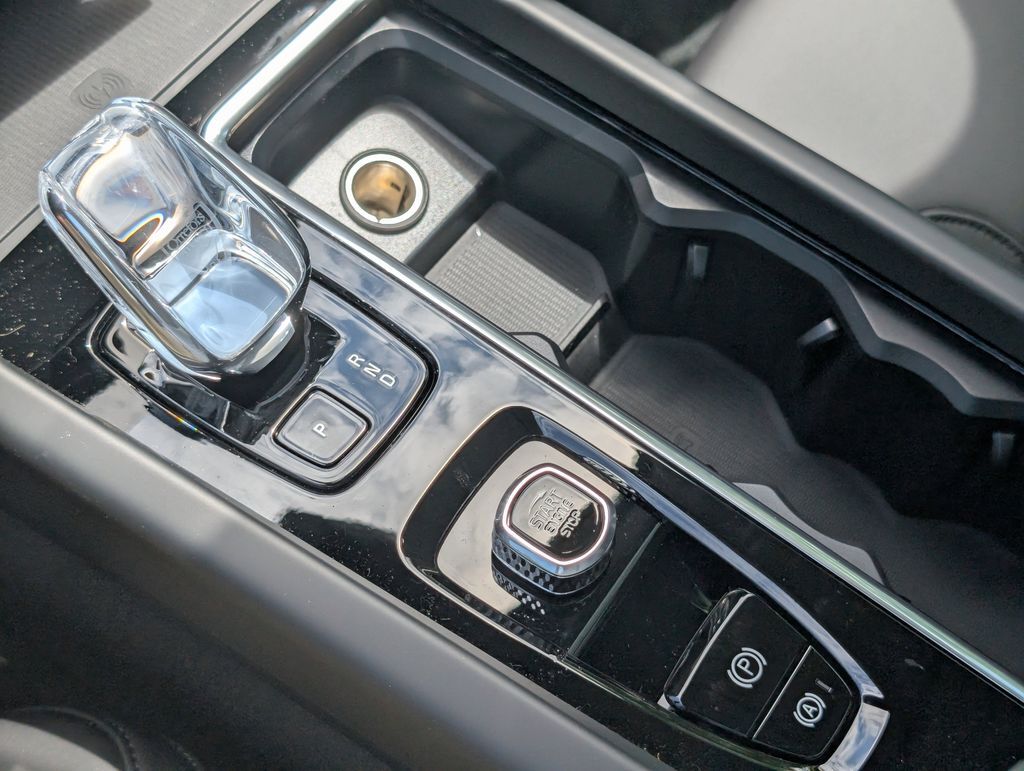 2026 Volvo XC60 Plug-In Hybrid T8 Plus Hunt Valley MD