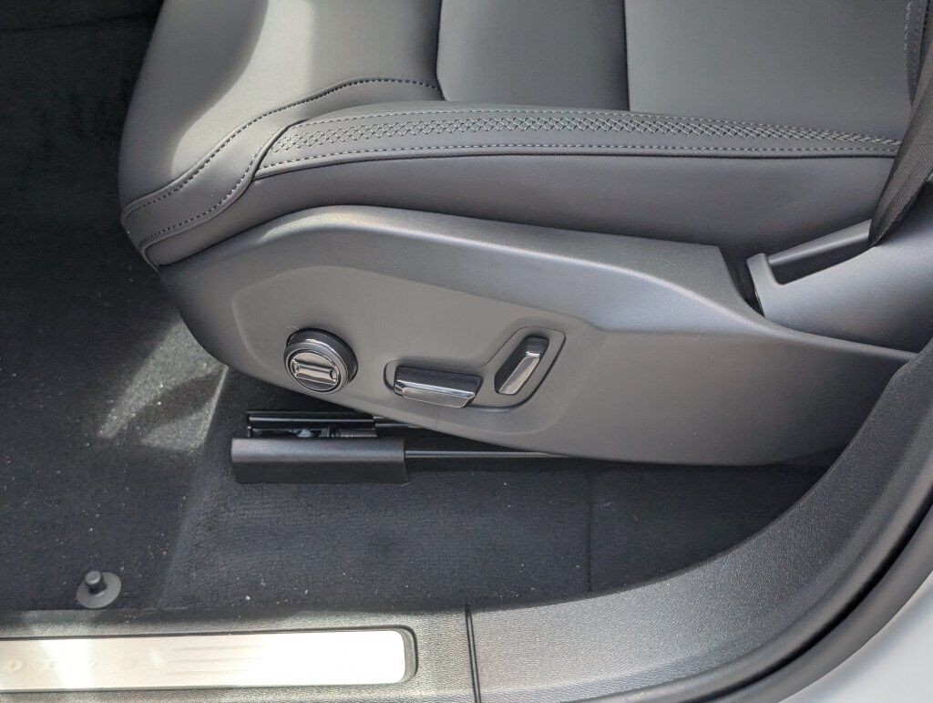 2026 Volvo XC60 Plug-In Hybrid T8 Plus Hunt Valley MD