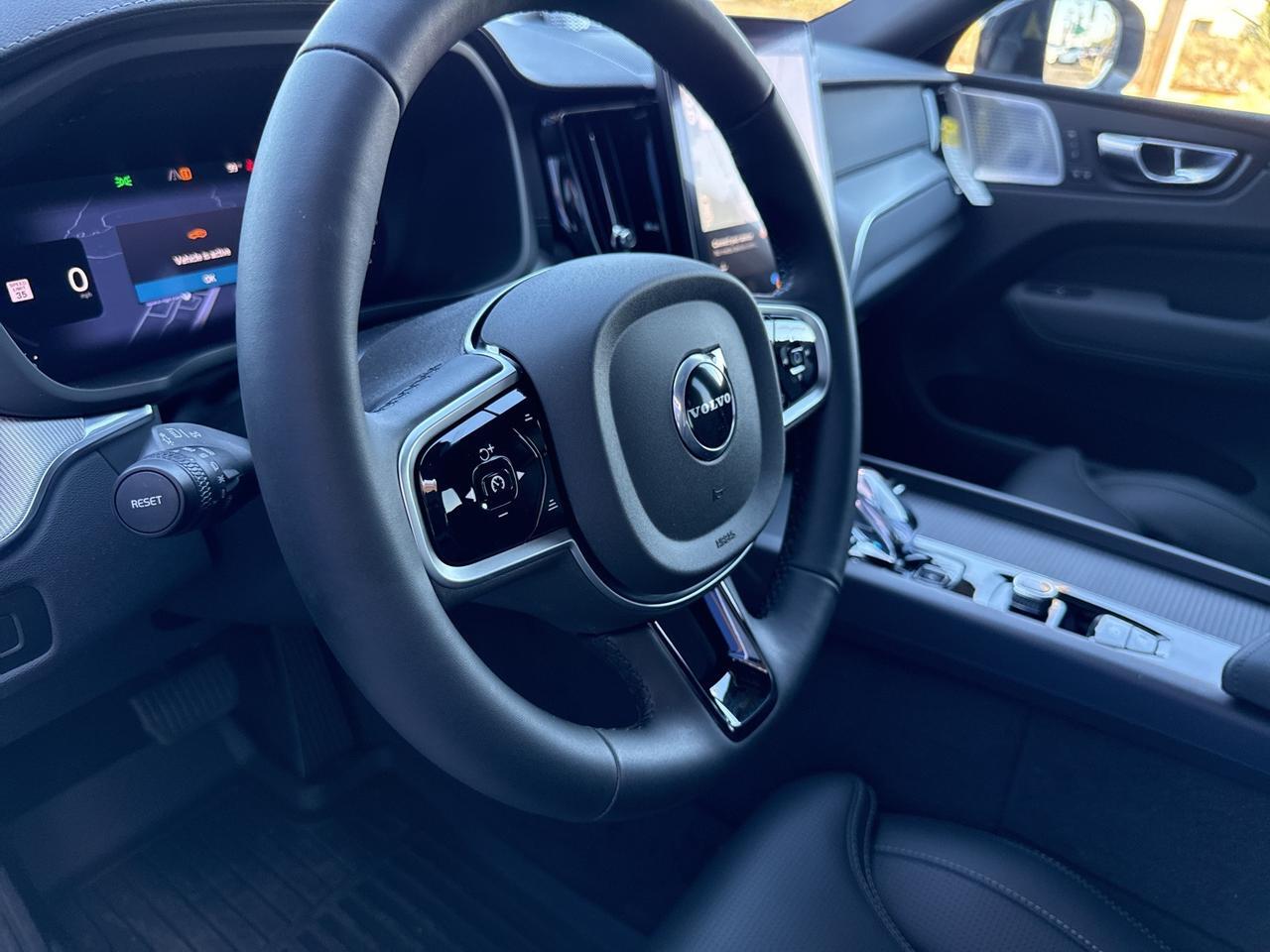 2026 Volvo XC60 Plug-In Hybrid T8 Ultra Black Edition Bend OR