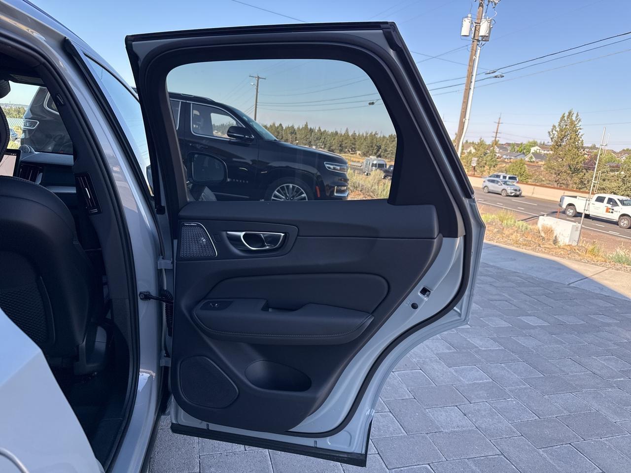 2026 Volvo XC60 Plug-In Hybrid T8 Ultra Black Edition Bend OR