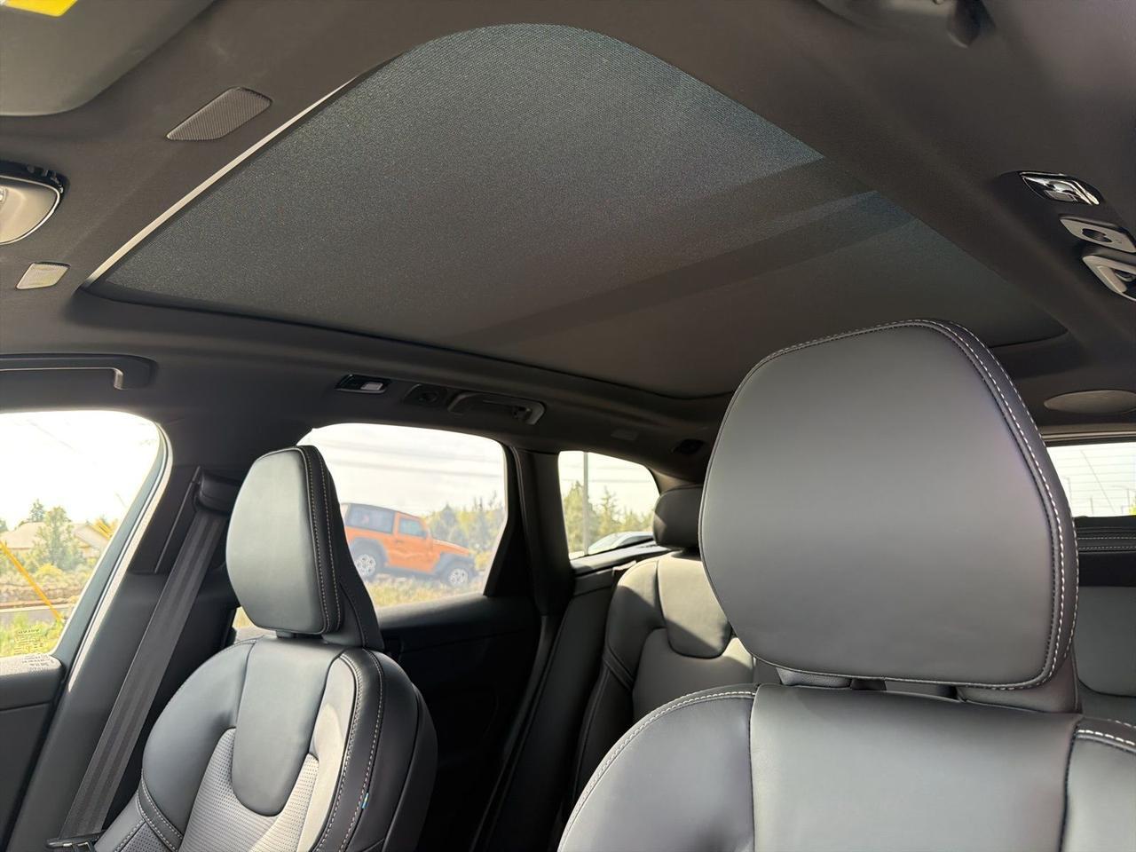 2026 Volvo XC60 Plug-In Hybrid T8 Ultra Black Edition Bend OR