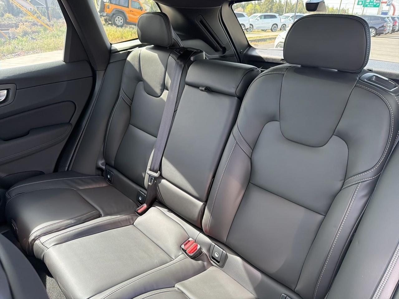 2026 Volvo XC60 Plug-In Hybrid T8 Ultra Black Edition Bend OR