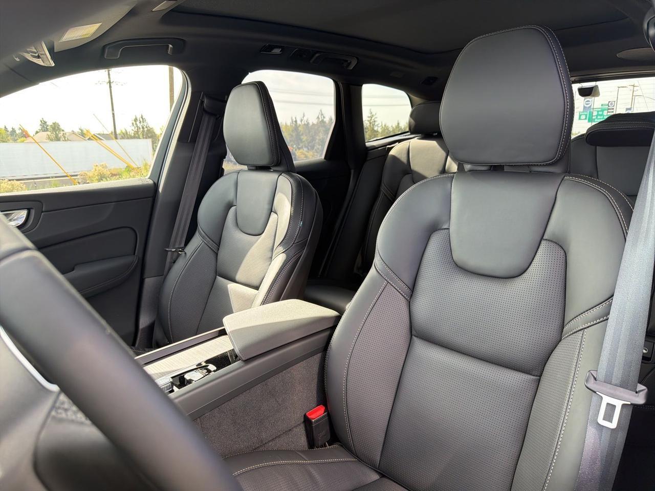 2026 Volvo XC60 Plug-In Hybrid T8 Ultra Black Edition Bend OR
