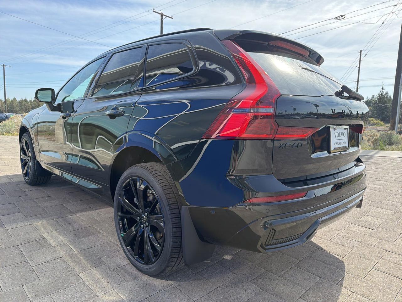2026 Volvo XC60 Plug-In Hybrid T8 Ultra Black Edition Bend OR
