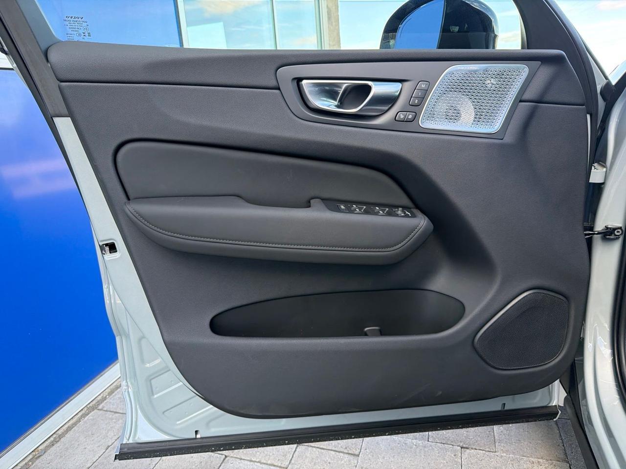 2026 Volvo XC60 Plug-In Hybrid T8 Ultra Black Edition Bend OR