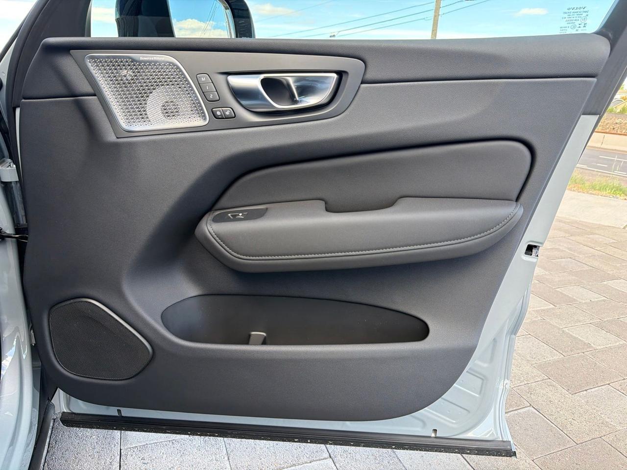 2026 Volvo XC60 Plug-In Hybrid T8 Ultra Black Edition Bend OR