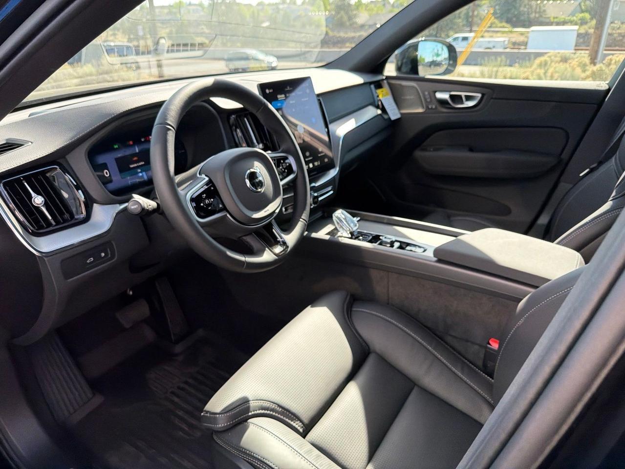 2026 Volvo XC60 Plug-In Hybrid T8 Ultra Black Edition Bend OR