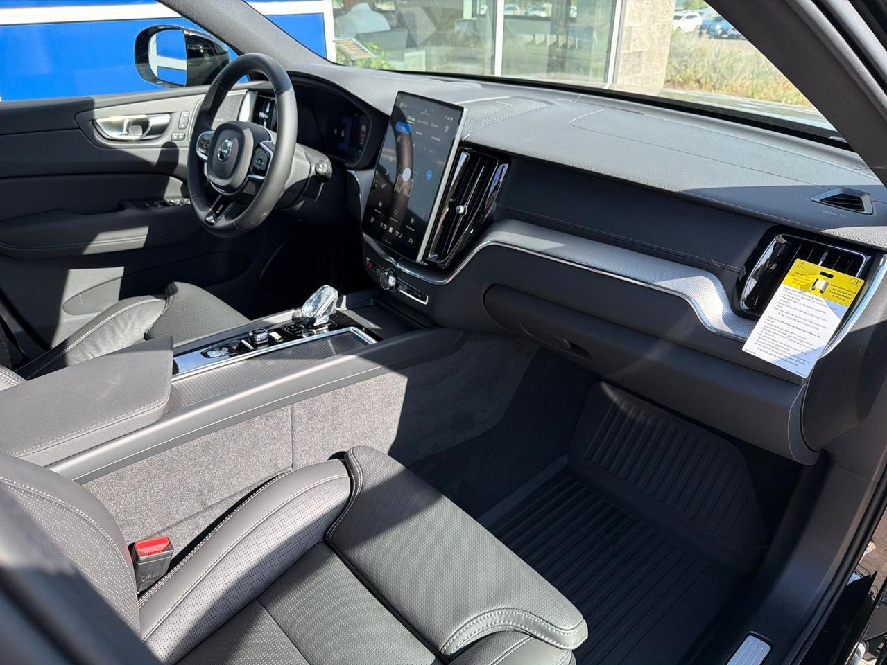 2026 Volvo XC60 Plug-In Hybrid T8 Ultra Black Edition Bend OR