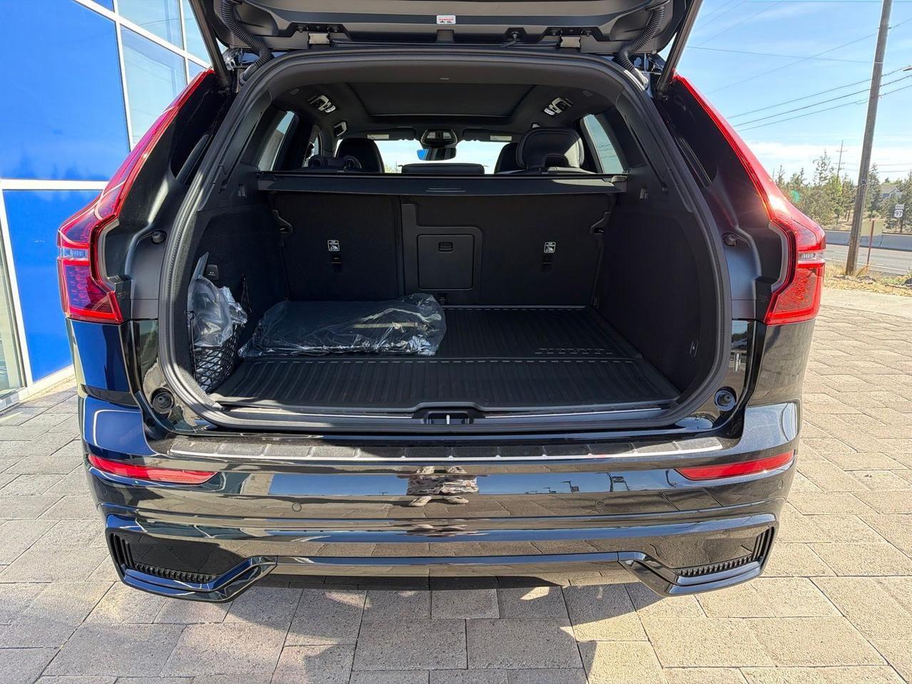 2026 Volvo XC60 Plug-In Hybrid T8 Ultra Black Edition Bend OR