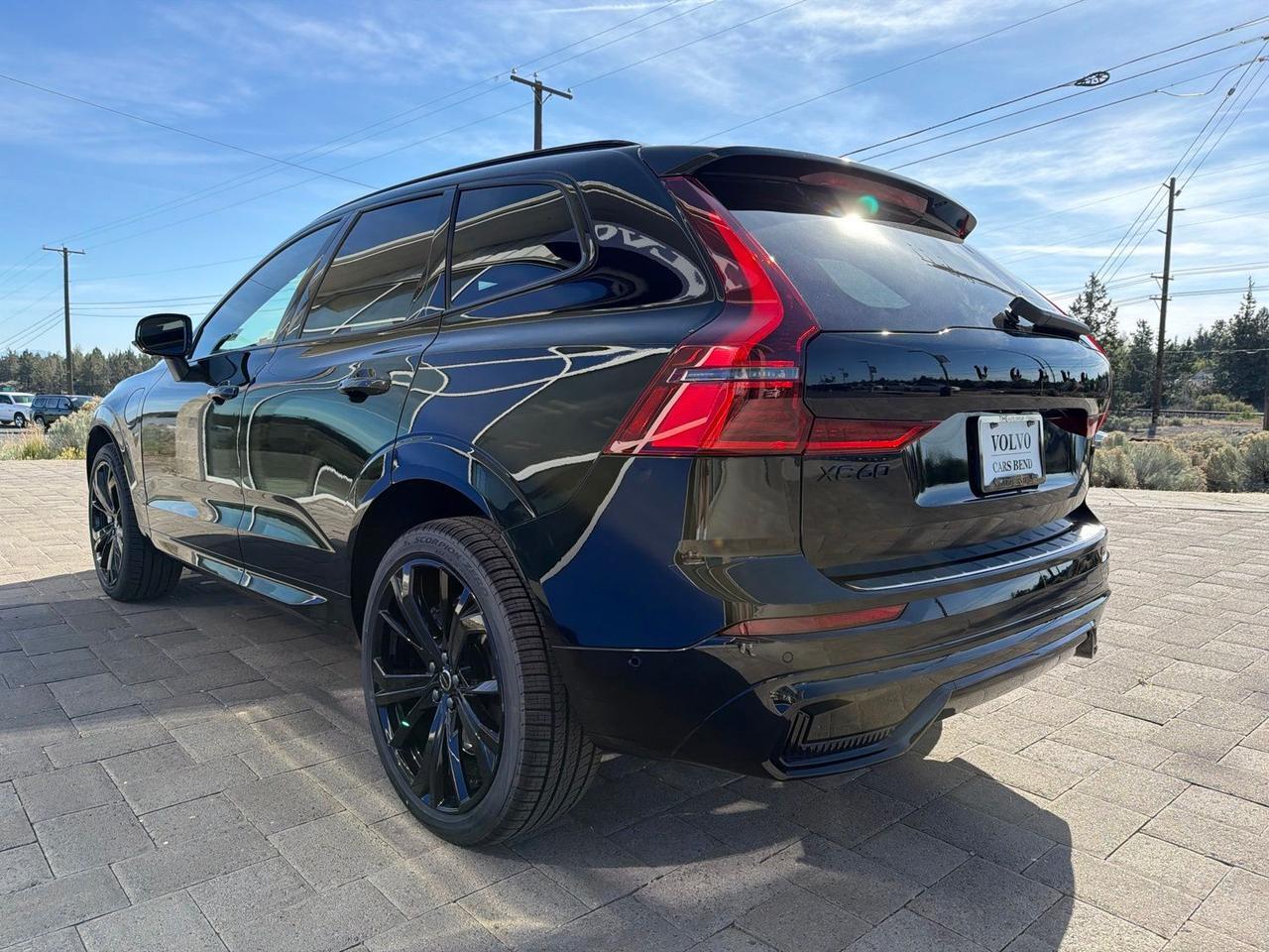 2026 Volvo XC60 Plug-In Hybrid T8 Ultra Black Edition Bend OR