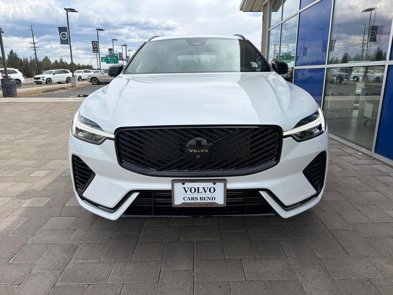 2026 Volvo XC60 Plug-In Hybrid T8 Ultra Black Edition Bend OR