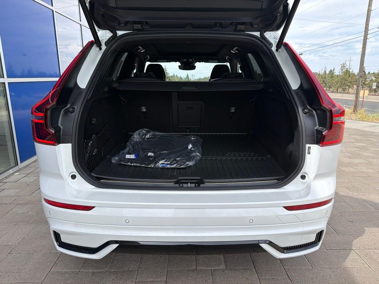 2026 Volvo XC60 Plug-In Hybrid T8 Ultra Black Edition Bend OR