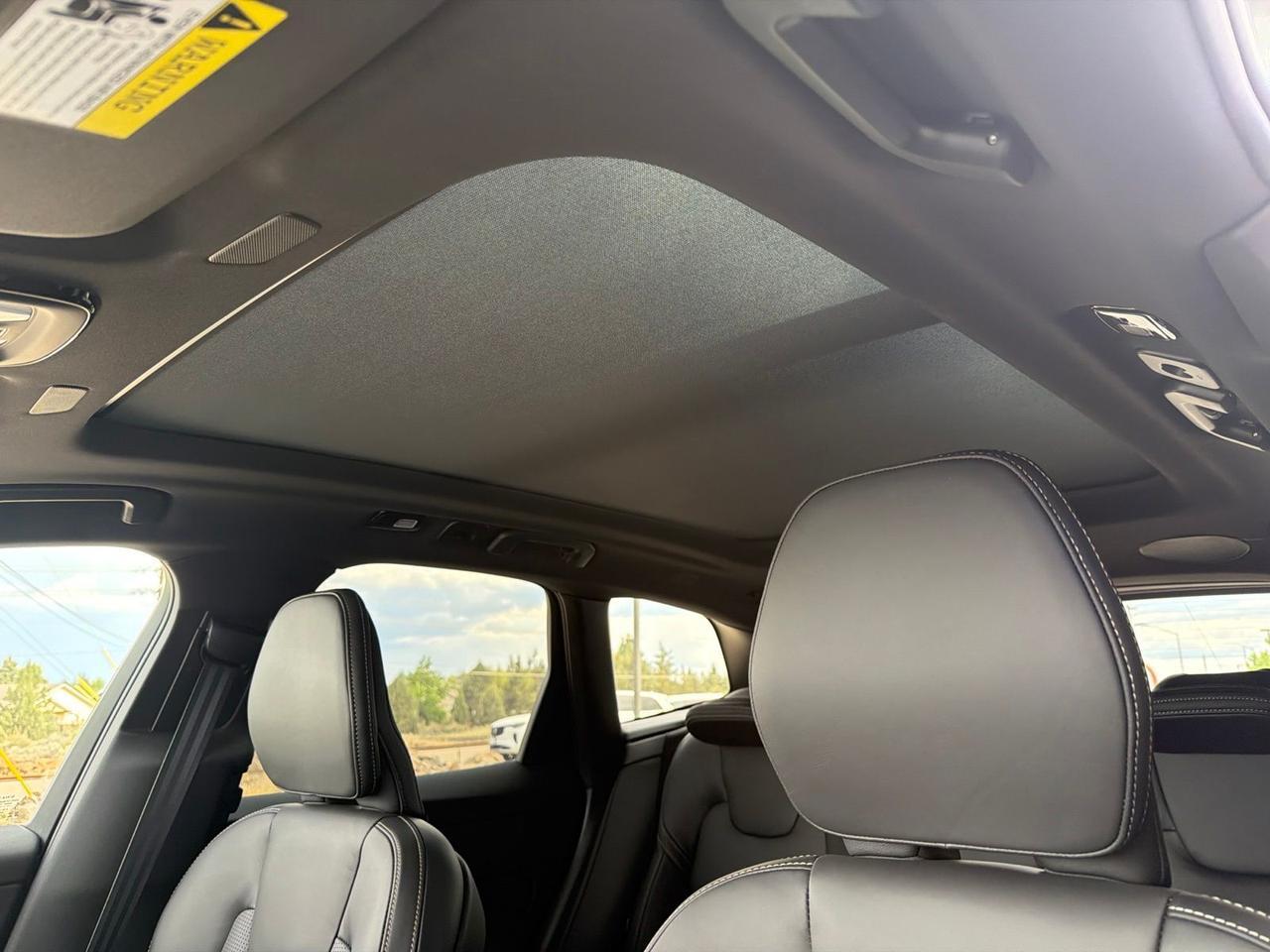 2026 Volvo XC60 Plug-In Hybrid T8 Ultra Black Edition Bend OR