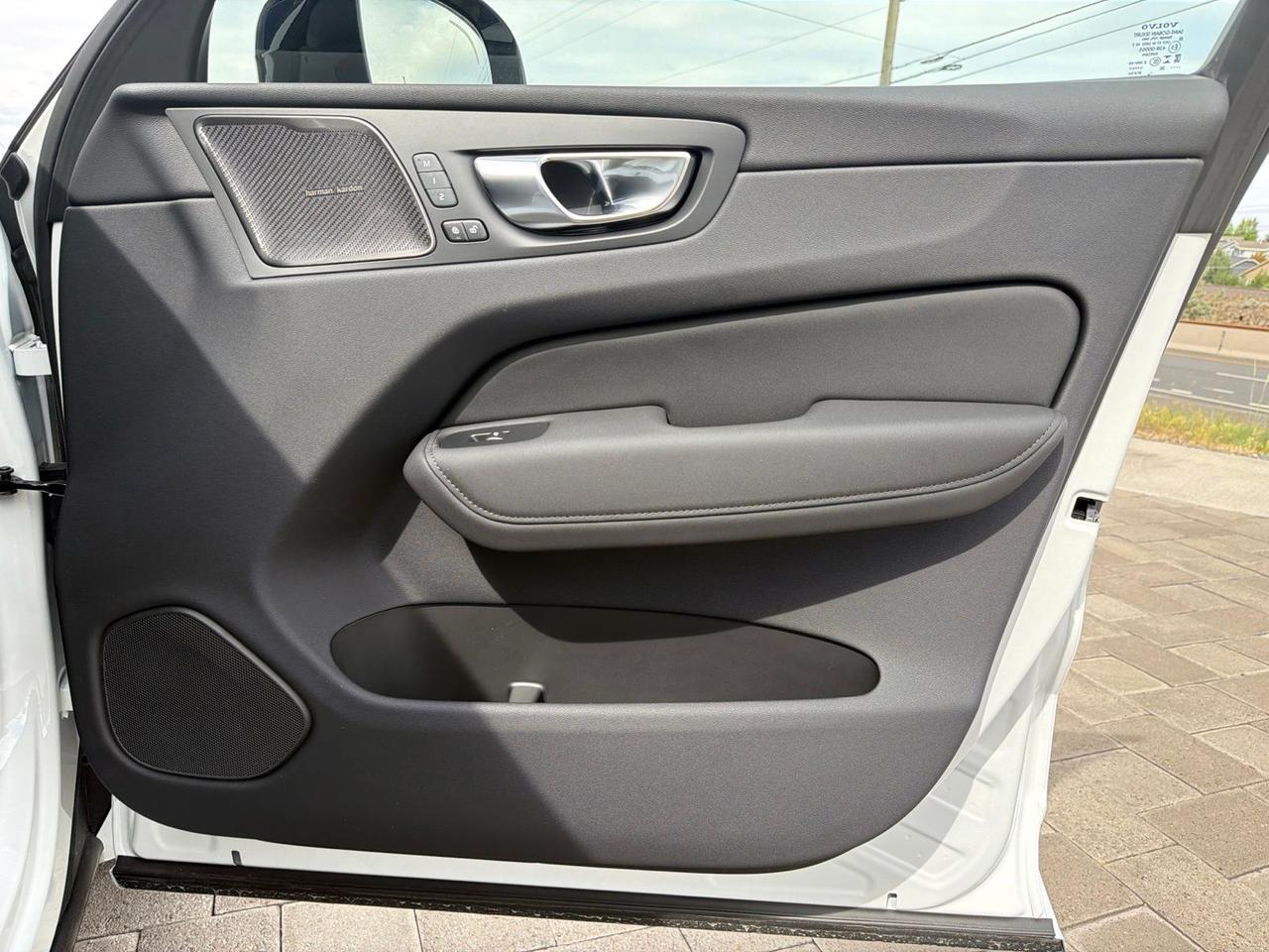 2026 Volvo XC60 Plug-In Hybrid T8 Ultra Black Edition Bend OR