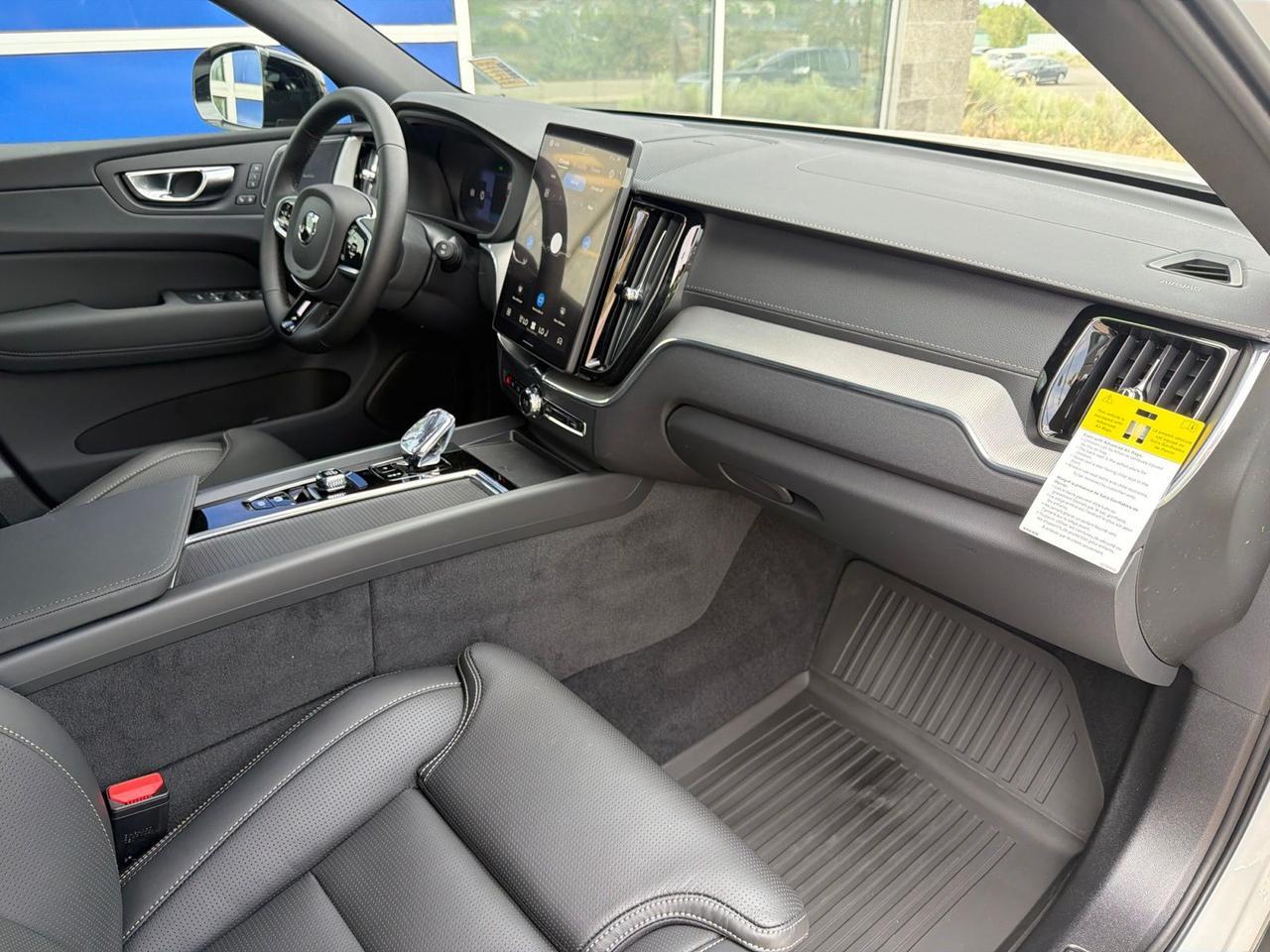 2026 Volvo XC60 Plug-In Hybrid T8 Ultra Black Edition Bend OR