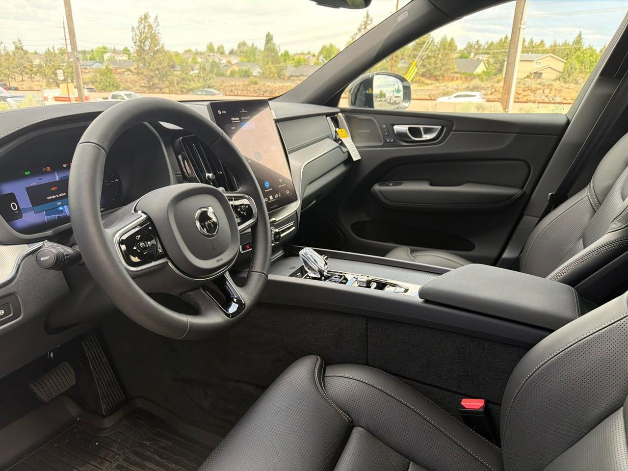 2026 Volvo XC60 Plug-In Hybrid T8 Ultra Black Edition Bend OR