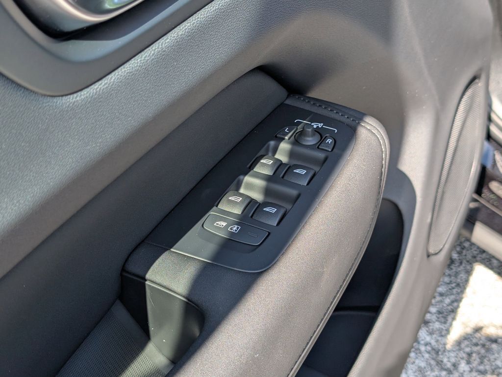 2026 Volvo XC60 Plug-In Hybrid T8 Ultra Black Edition Hunt Valley MD