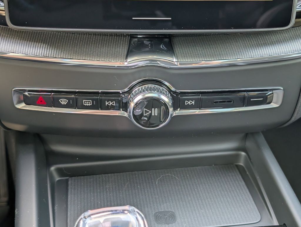 2026 Volvo XC60 Plug-In Hybrid T8 Ultra Black Edition Hunt Valley MD
