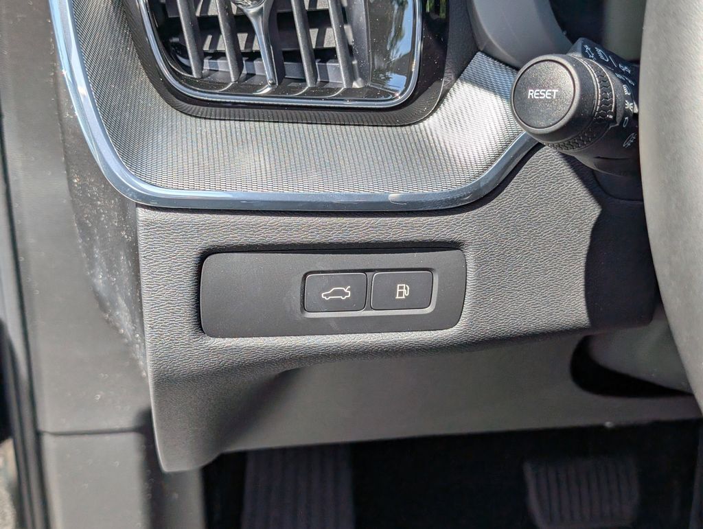 2026 Volvo XC60 Plug-In Hybrid T8 Ultra Black Edition Hunt Valley MD
