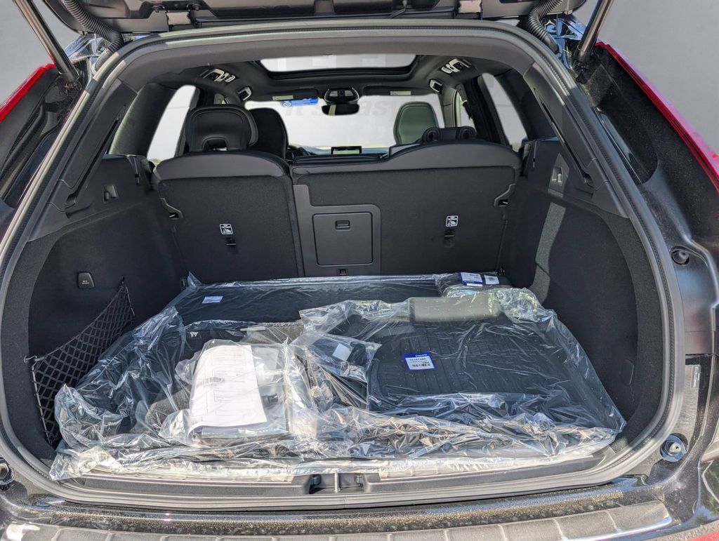 2026 Volvo XC60 Plug-In Hybrid T8 Ultra Black Edition Hunt Valley MD