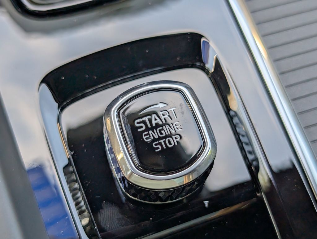 2026 Volvo XC60 Plug-In Hybrid T8 Ultra Black Edition Hunt Valley MD