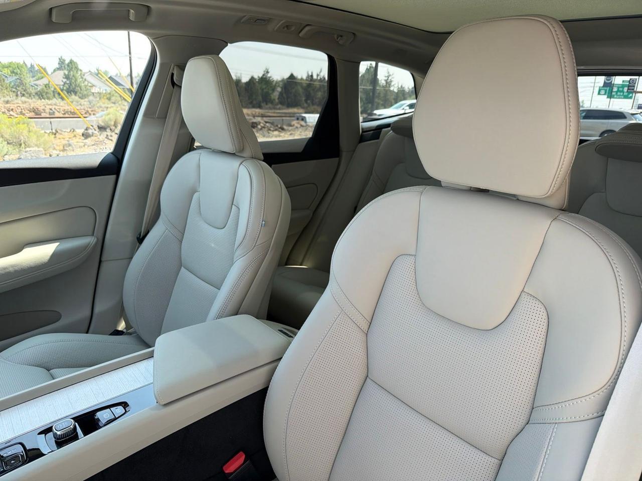 2026 Volvo XC60 Plug-In Hybrid T8 Ultra Bend OR