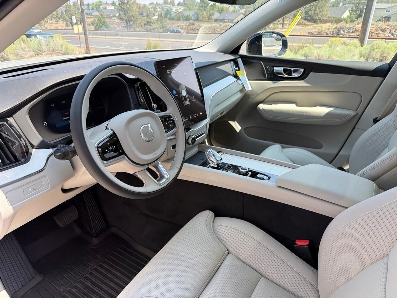 2026 Volvo XC60 Plug-In Hybrid T8 Ultra Bend OR