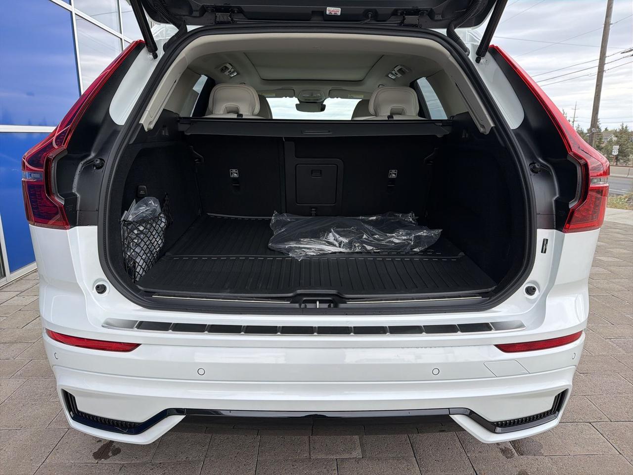 2026 Volvo XC60 Plug-In Hybrid T8 Ultra Bend OR