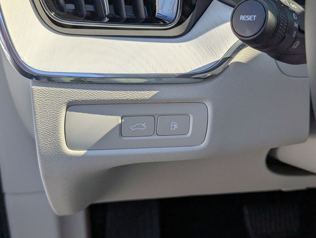 2026 Volvo XC60 Plug-In Hybrid T8 Ultra Hunt Valley MD